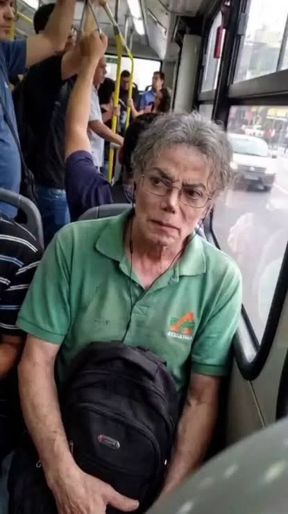 Sosyal Medya Bu İddiayla Çalkalanıyor: "Michael Jackson Ölmedi, Brezilya'da Otobüse Biniyor!"