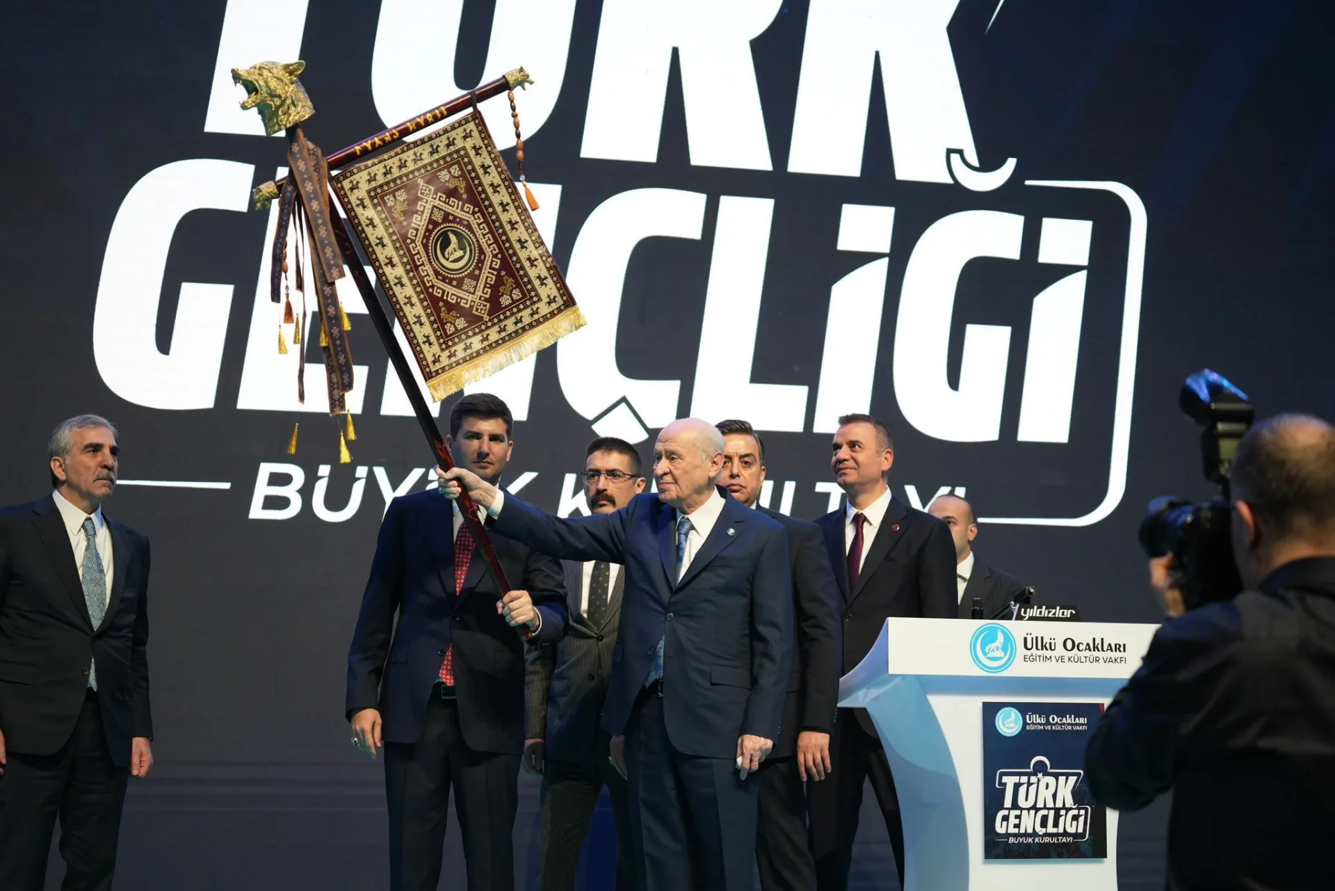 ‘KURT BAŞLI’ TUĞ… NEDEN ŞİMDİ?