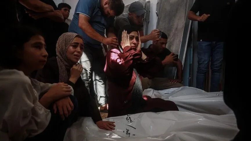 İsrail'in Gazze'ye Gece Saldırılarında 2'si Çocuk 8 Kişi Yaşamını Yitirdi